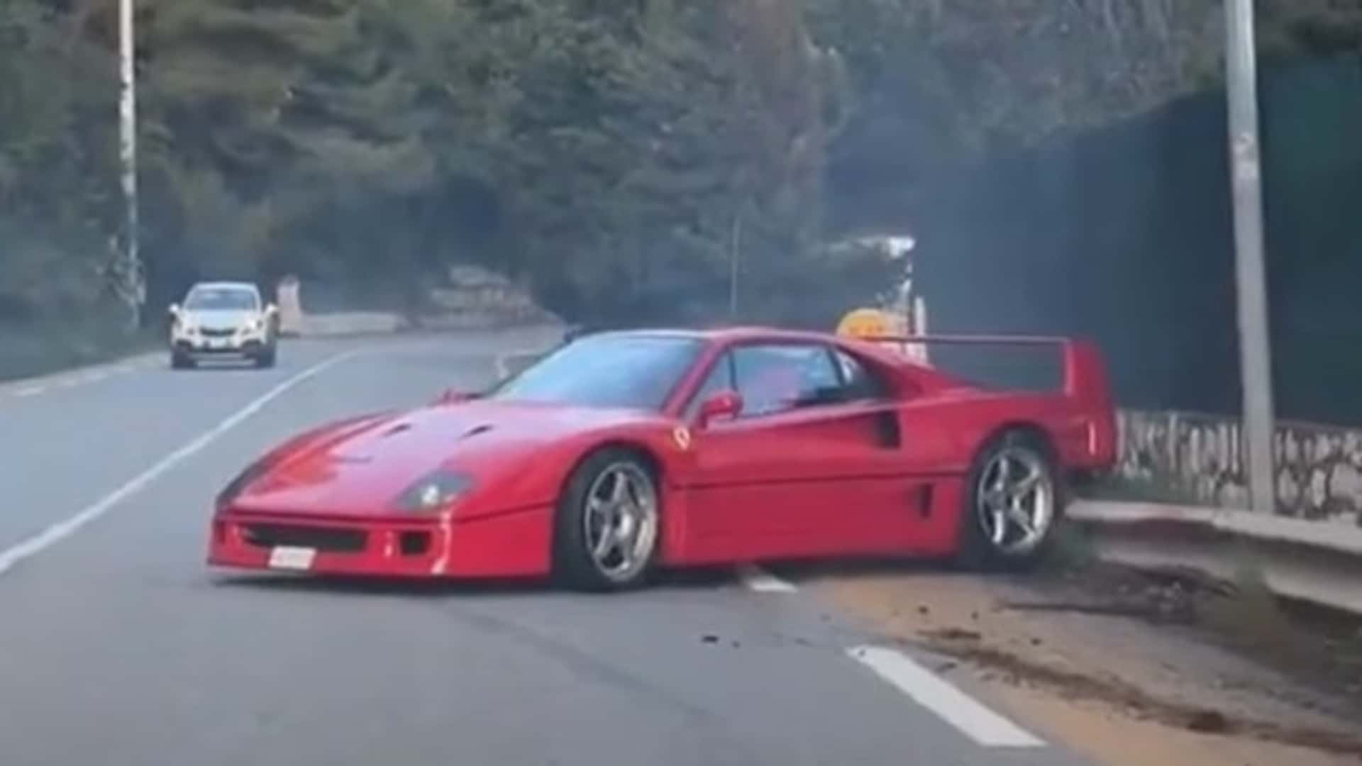 Кто-то разбил Ferrari F40 Ландо Норриса