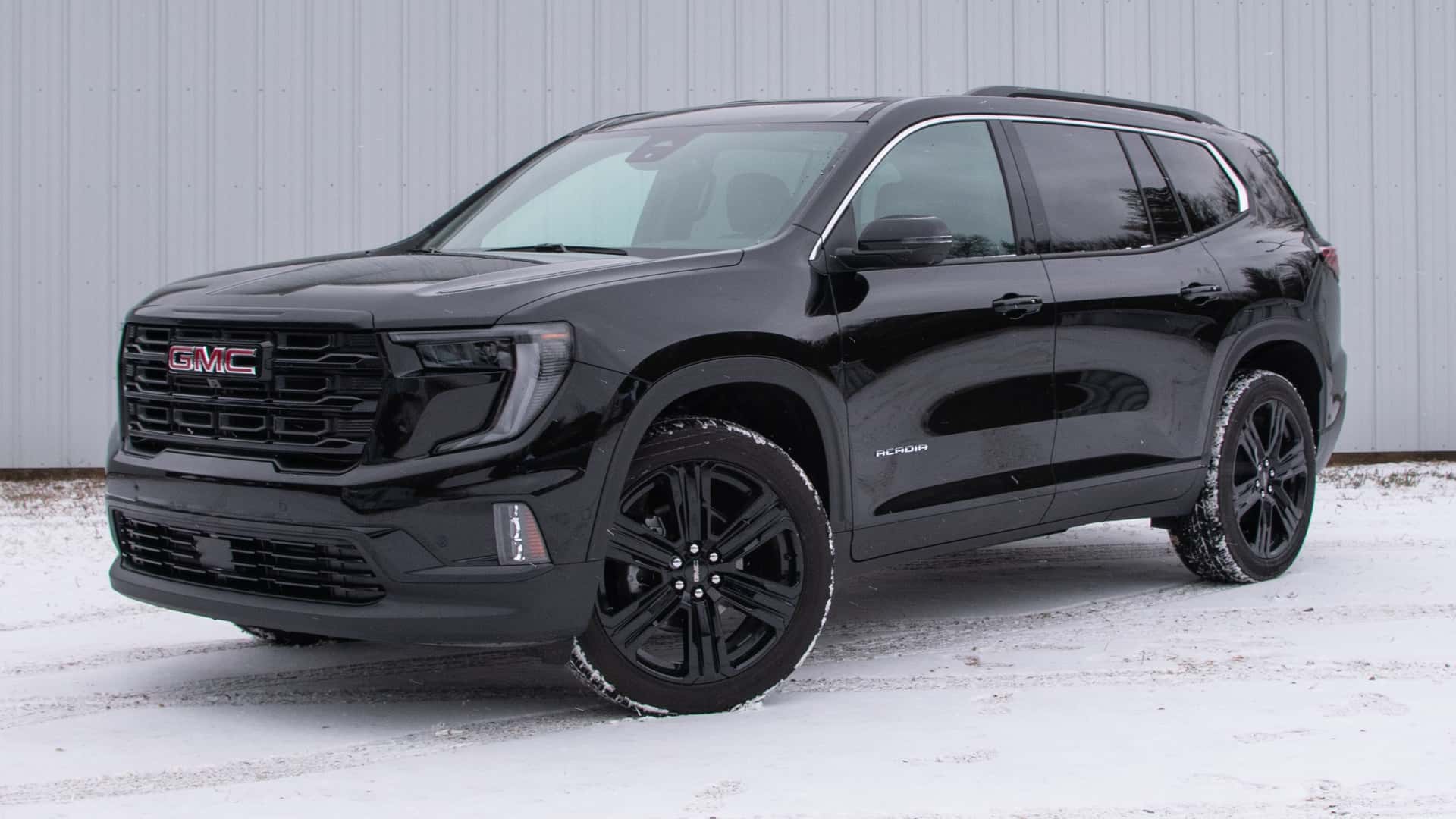 GMC Acadia близок к совершенству, но есть небольшие недостатки обзор