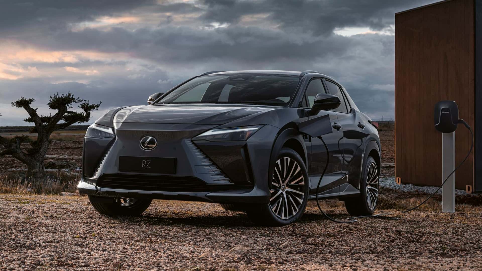 Lexus RZ получил значительное снижение цены на пять цифр