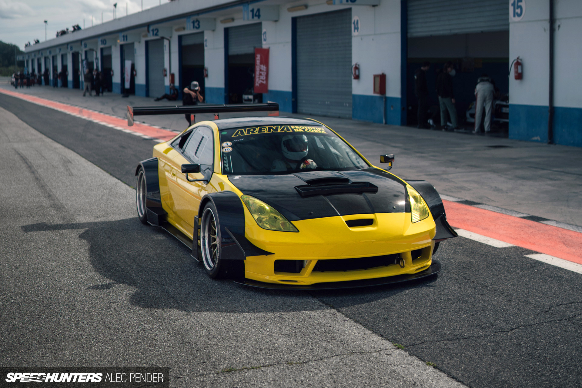 Без сокращений Селика с двигателем Ferrari V8 - Speedhunters